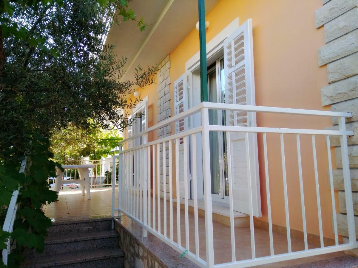 Apartman Antulov Srima Exterior photo